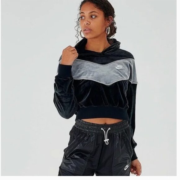 NWT Women's Nike Full Zip Cropped Velour Track Jacket Black Gray Size Small - Picture 1 of 16